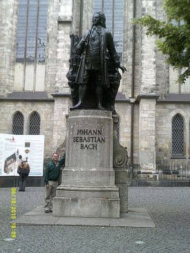 19079690916_587179aace_z_d